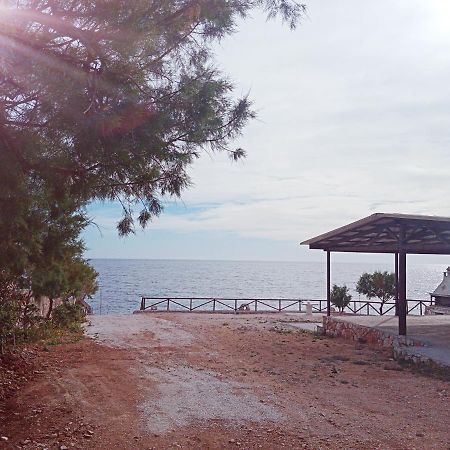 Caravan Fishing Spot Porto Roxa Agios Leon Екстер'єр фото