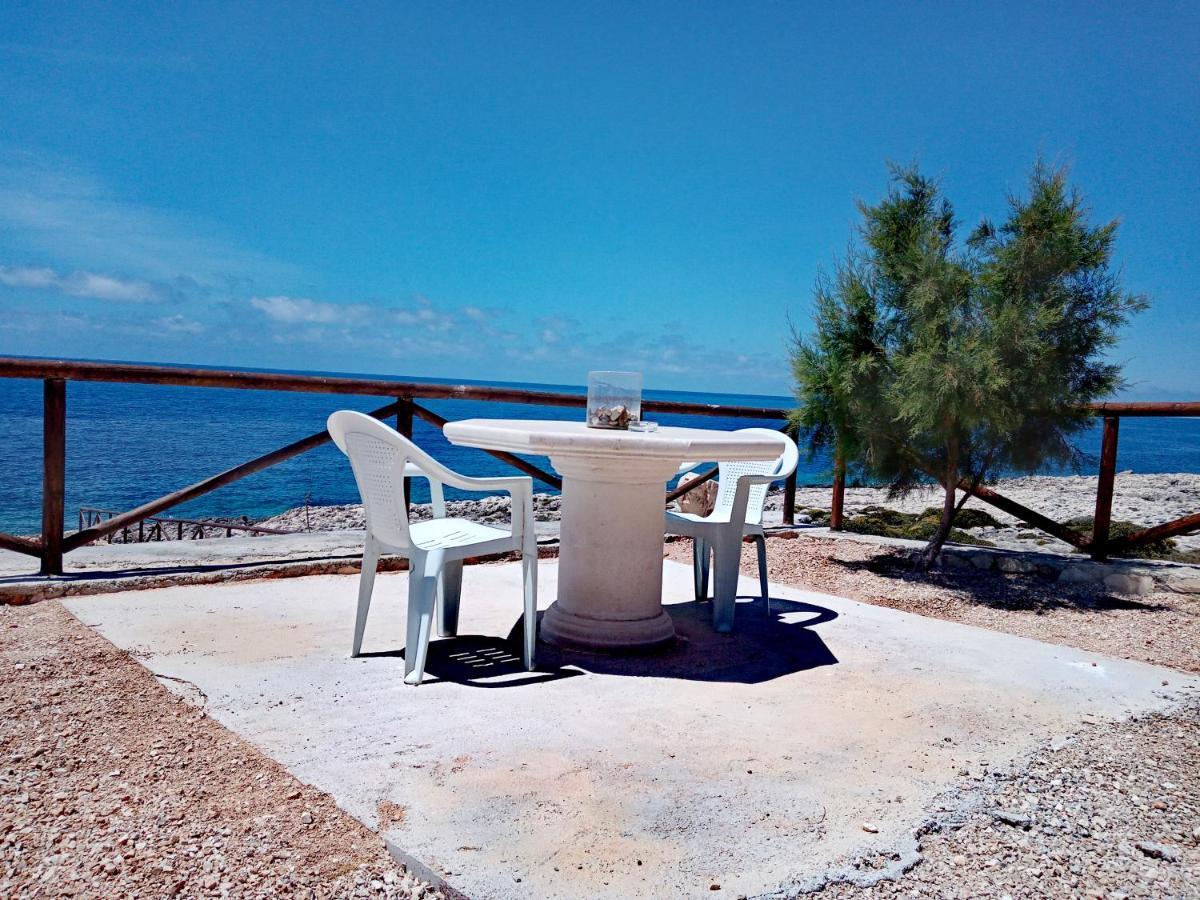 Caravan Fishing Spot Porto Roxa Agios Leon Екстер'єр фото