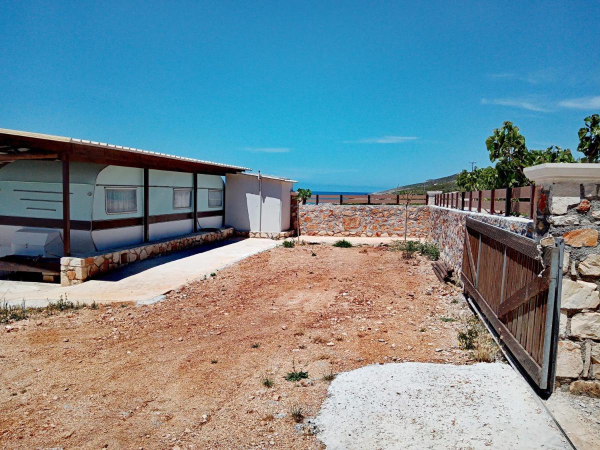 Caravan Fishing Spot Porto Roxa Agios Leon Екстер'єр фото